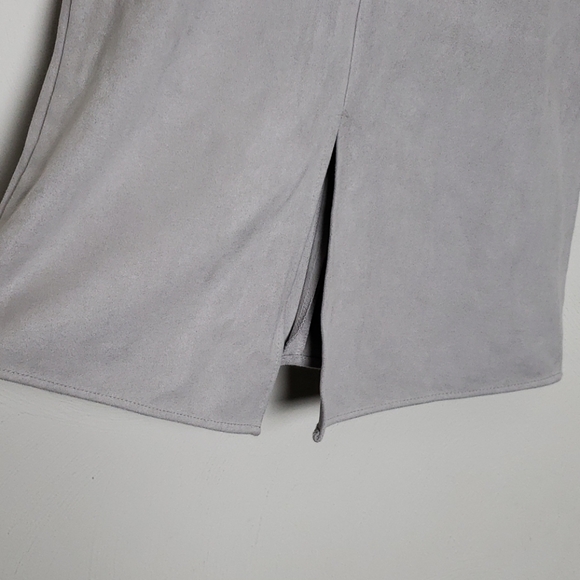 Waverly Grey Faux Suede Top Size M - Picture 4 of 8